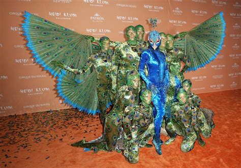 Heidi Klum felt very naked inpeacock Halloween costume